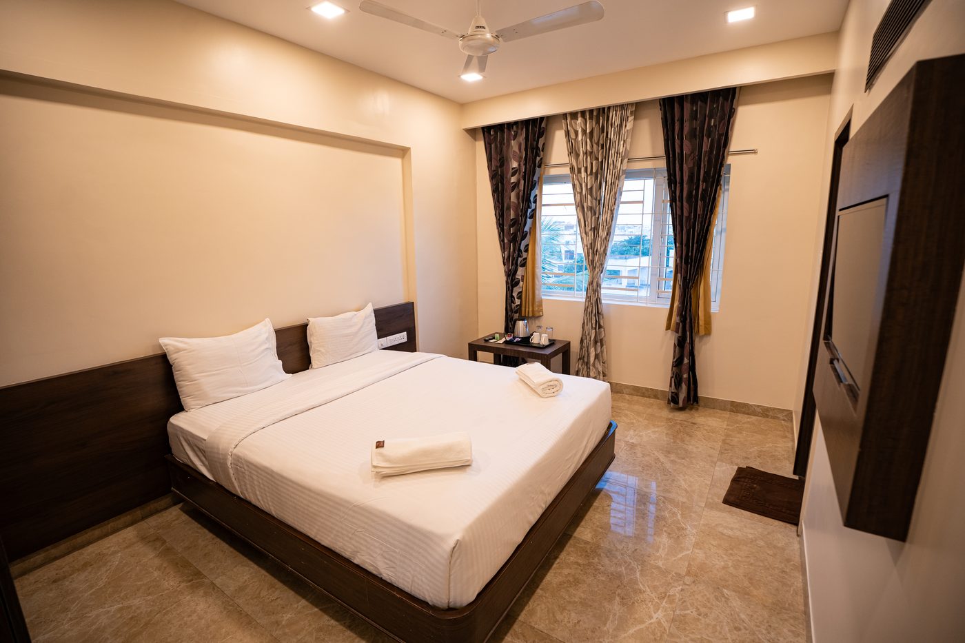 Hotel Lumière — Executive Suite
